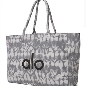 NWT ALO Yoga shopper tote